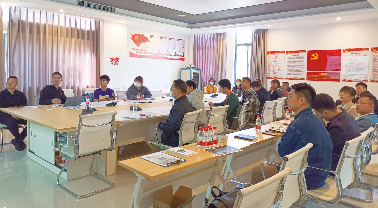 火炬石墨烯举办显微技术应用交流会